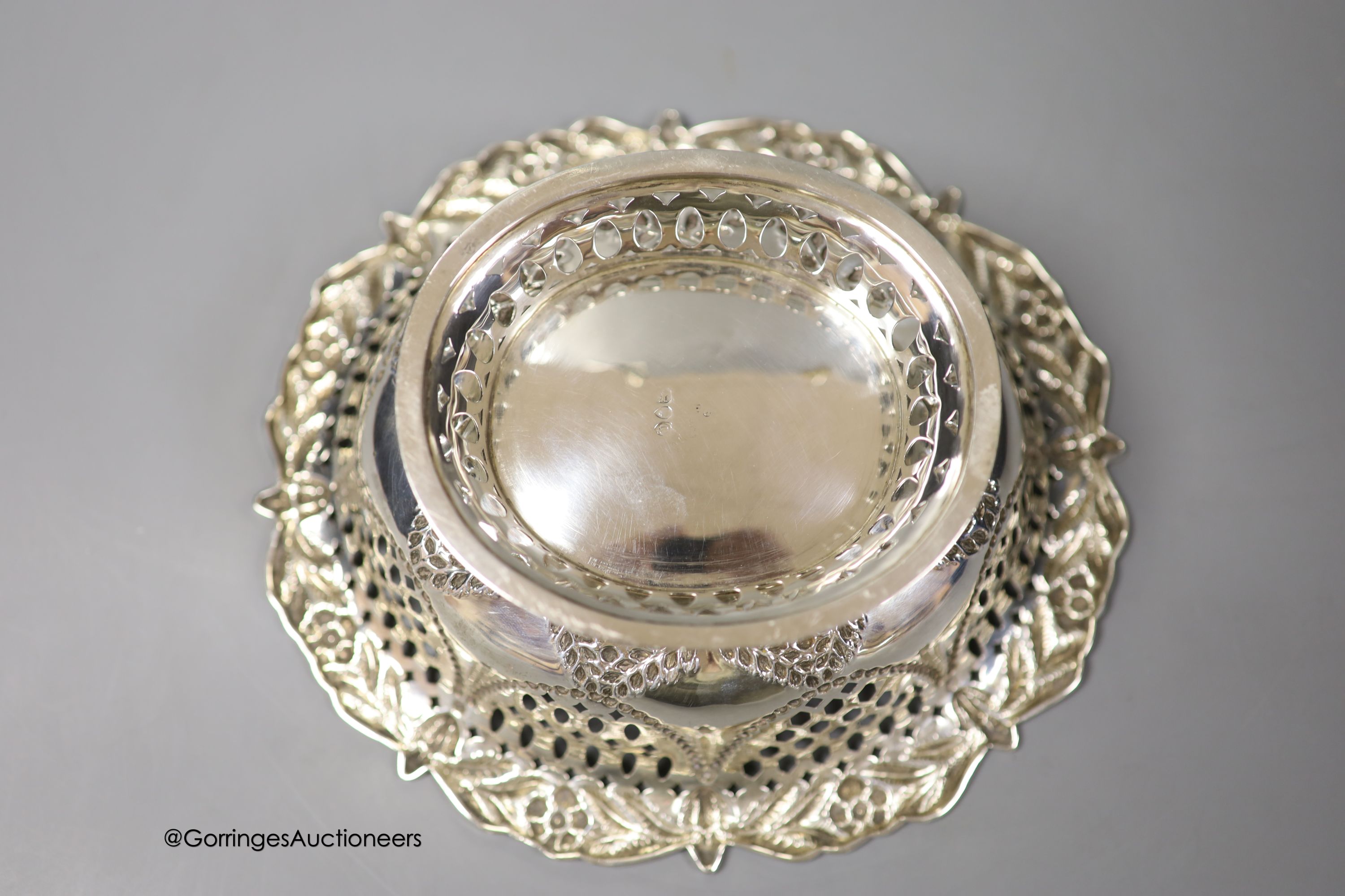 A late Victorian pieced silver oval pedestal dish, Charles Stuart Harris, London, 1891, 20.3cm, 8oz.